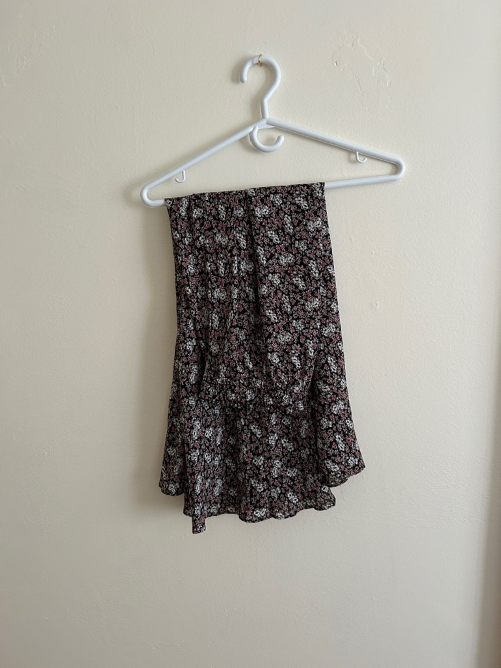Max Studio Black Floral Midi Skirt with Pink Accents